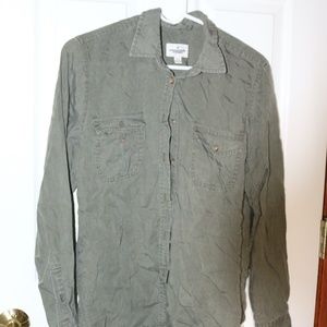 American Eagle Army Green Button Down Long Sleeve